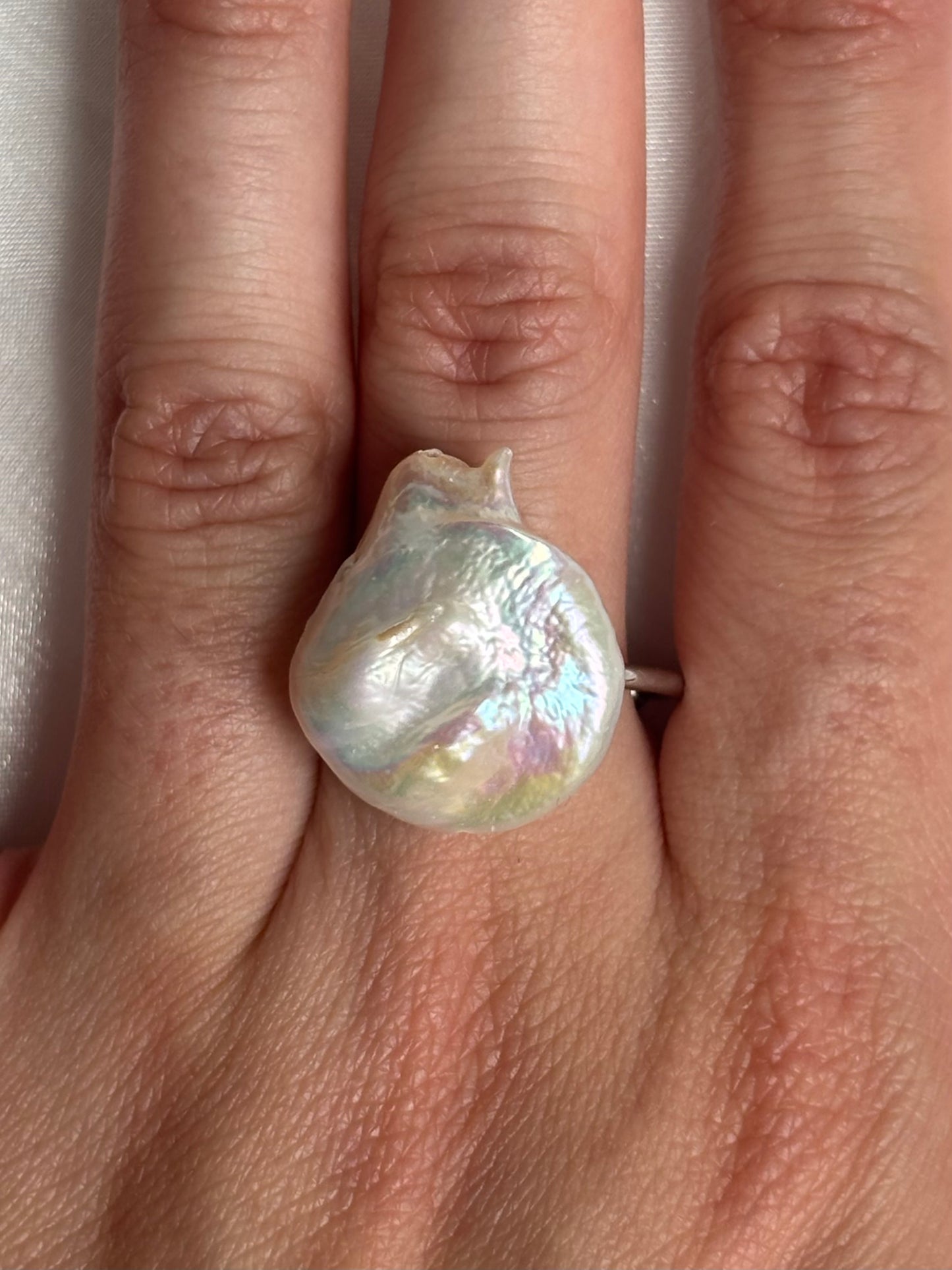 Anillo circular blanco