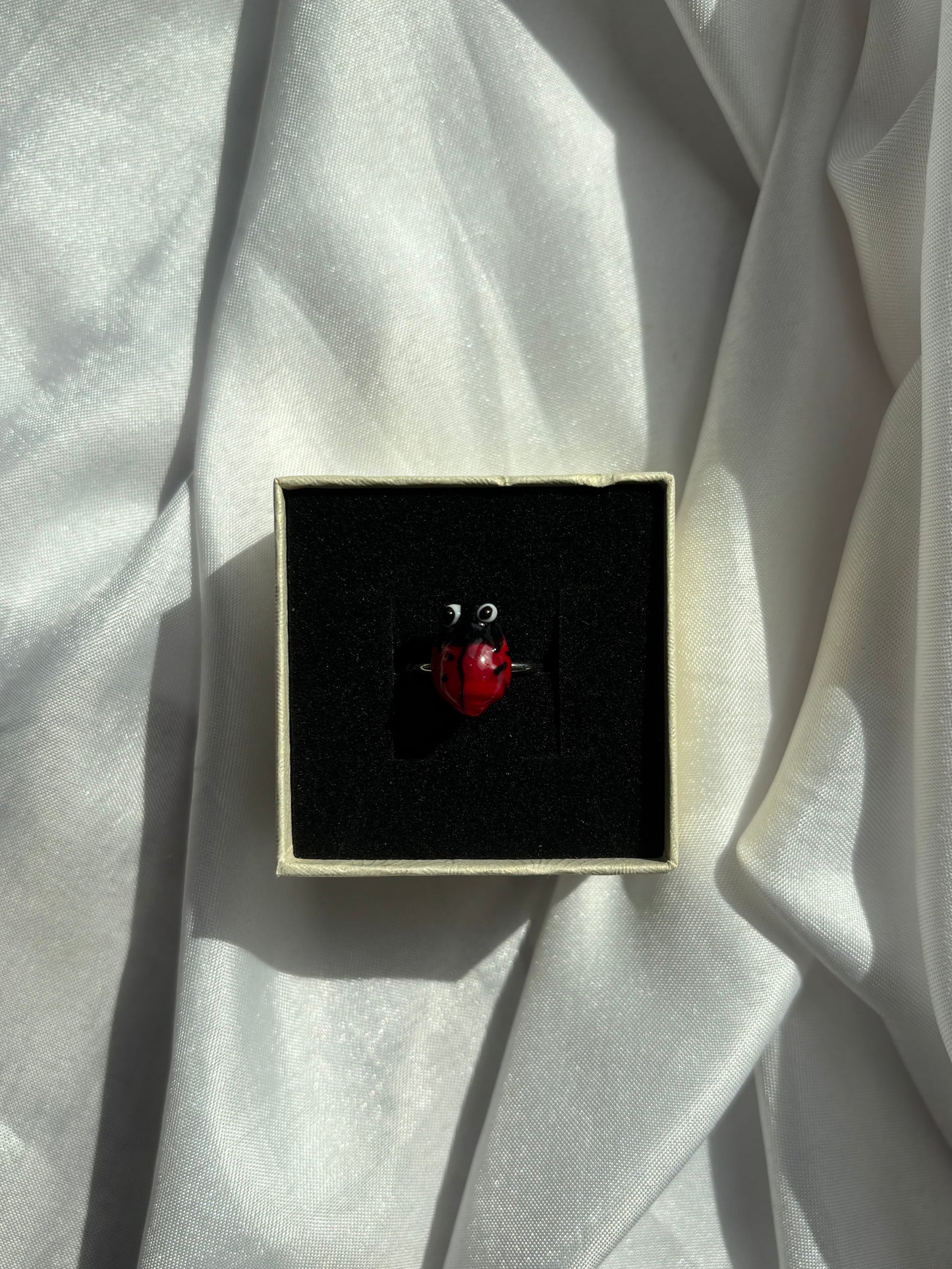 Anillo mariquita